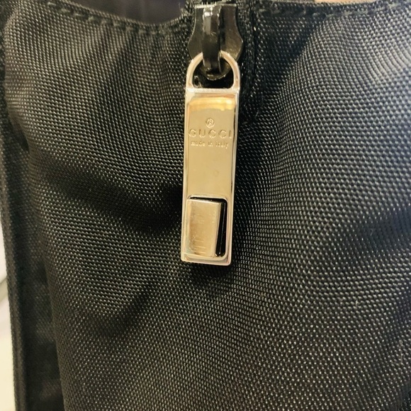 Gucci Shoulder Bag - Picture 9 of 11